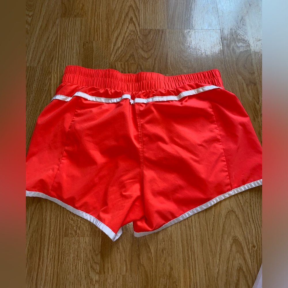 GapFit Workout Shorts - Picture 2 of 6